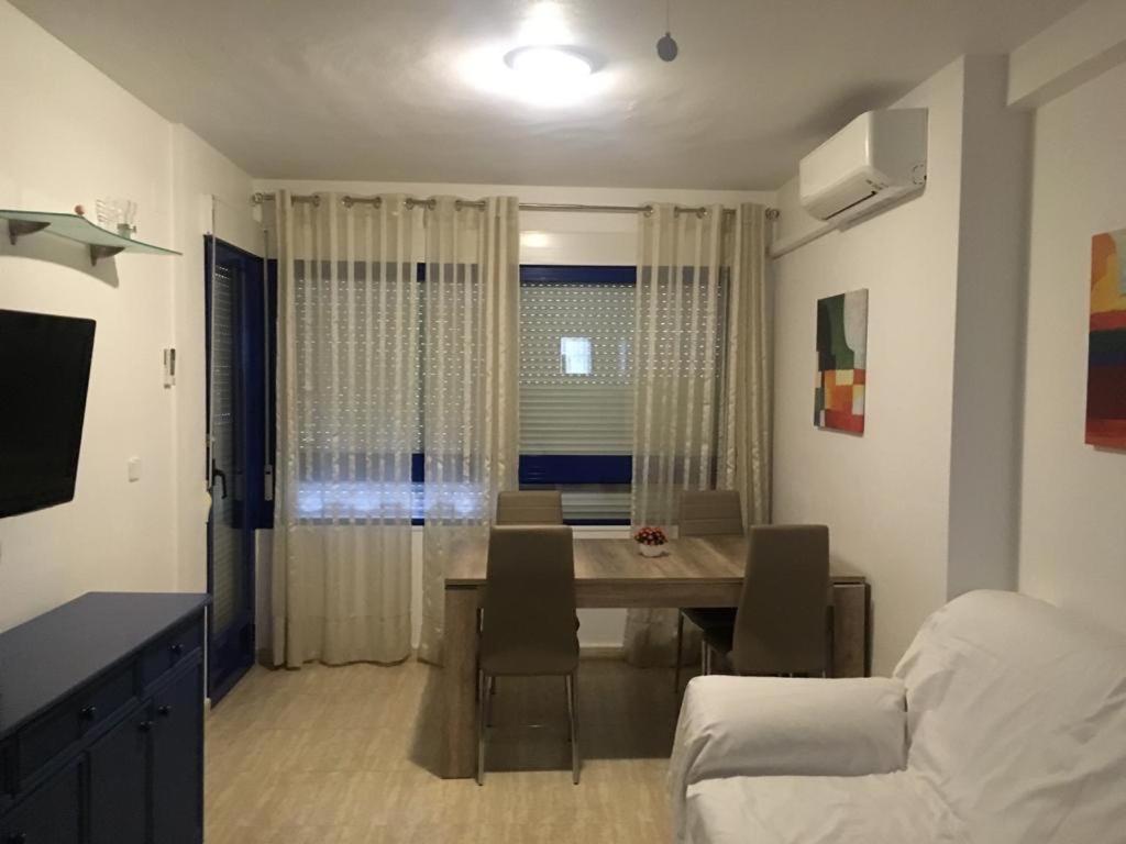 2-Bedroom And Living Room Apartment Near Campoamor Beach Εξωτερικό φωτογραφία